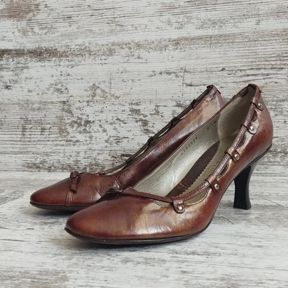 🟦NWOT Kenneth Cole NY Italian Leather Heels - Picture 3 of 13